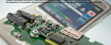Energy consumption during use, repair and the recycling process is only a fraction of the factors that the researchers at Fraunhofer IZM are investigating as part of life cycle assessments