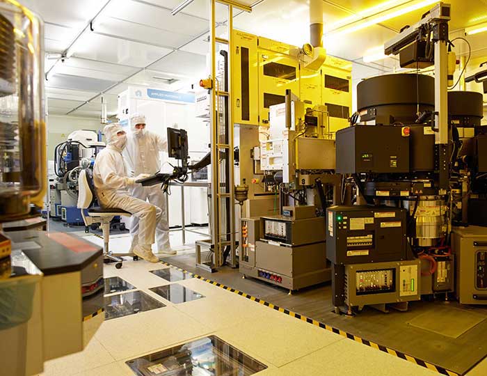 Reinraum am Fraunhofer IZM-ASSID in Dresden