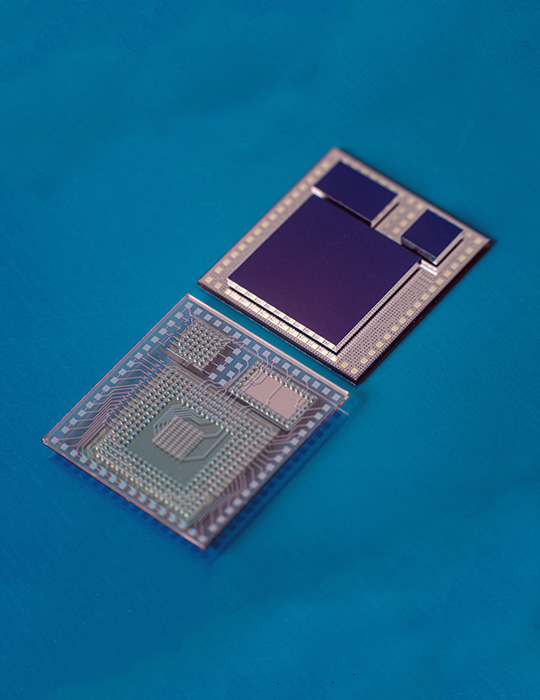 Bestückter Glasinterposer | © Fraunhofer IZM