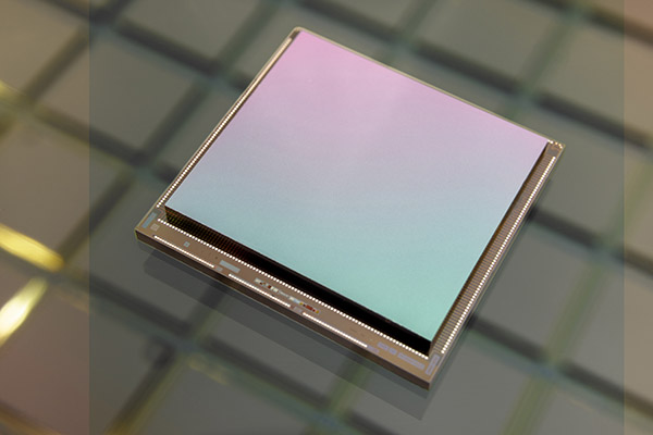 MEMS-basierter Infrarot-Bildsensor-Chip auf 200 mm Wafer-Level unter Vakuum verkapselt | © Fraunhofer IZM